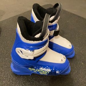 Salomon toddler ski boots